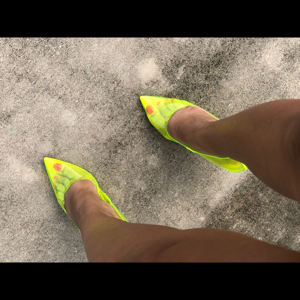 Neon Pump